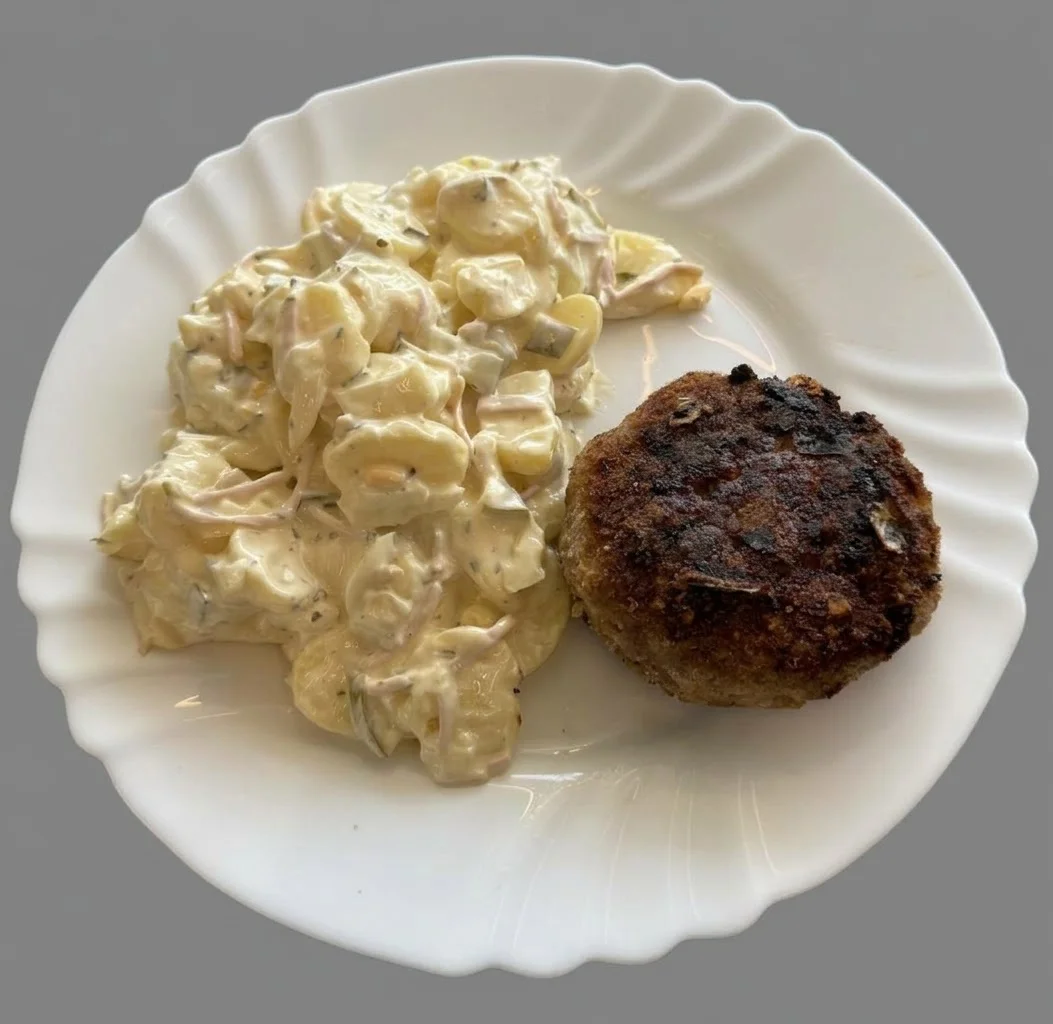 Bulette mit Kartoffelsalat